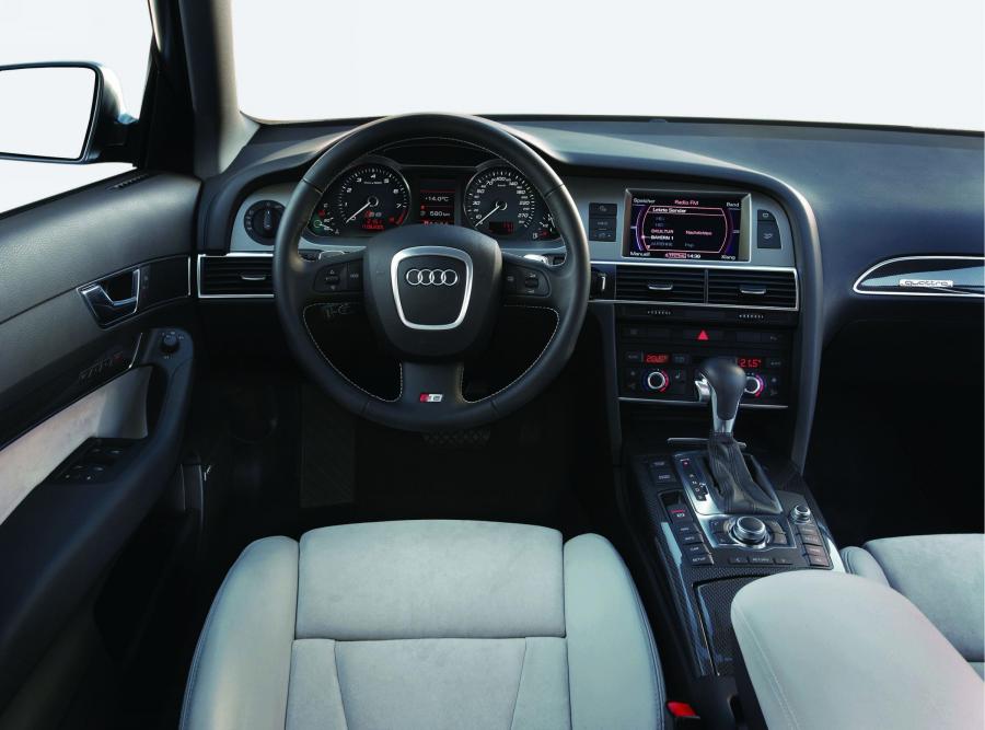 Торпедо Audi S6 Sedan (4F, C6) 2006 года  (фото 8 из 35)